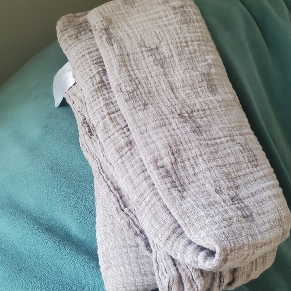 Limited Edition Itzy Ritzy Swaddle - Picture 1 of 7